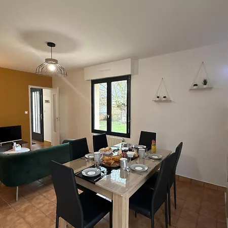 Holiday home Le Pavillon Des Demoiselles Maison, 6 Pers *