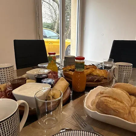 Holiday home Le Pavillon Des Demoiselles Maison, 6 Pers Thouars