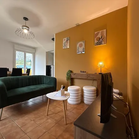 Holiday home Le Pavillon Des Demoiselles Maison, 6 Pers Thouars