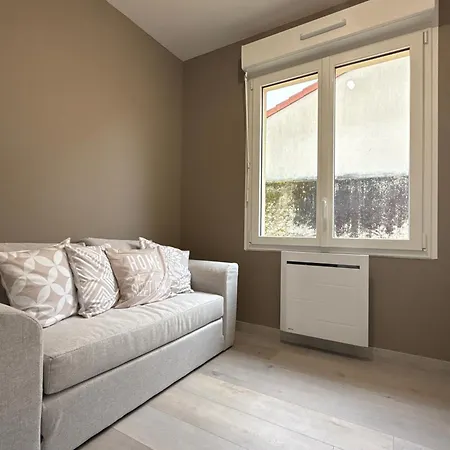 Le Pavillon Des Demoiselles Maison, 6 Pers Holiday home *