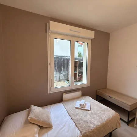 Le Pavillon Des Demoiselles Maison, 6 Pers Holiday home