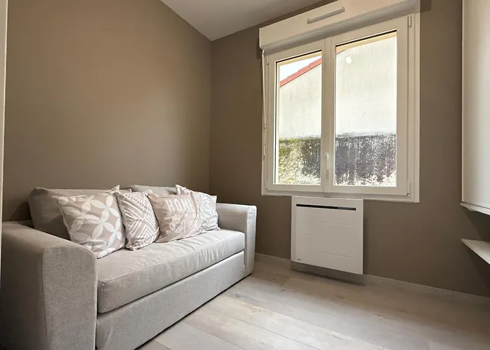 Le Pavillon Des Demoiselles Maison, 6 Pers Сasa de vacaciones *