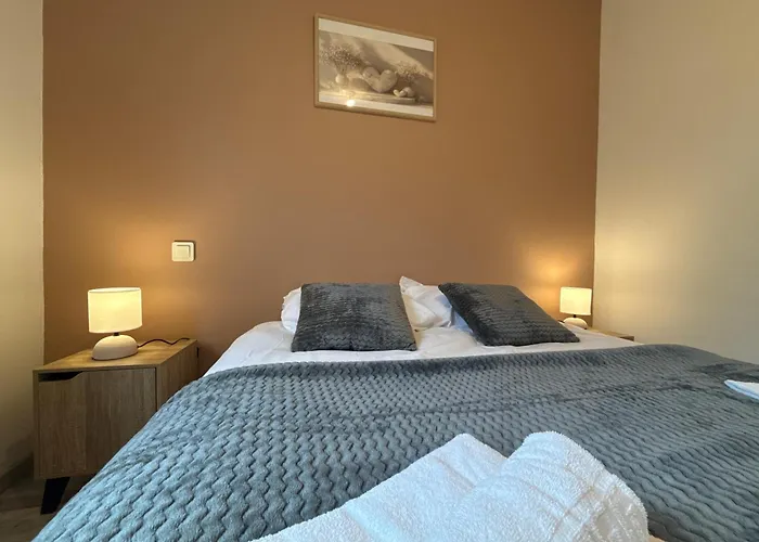 Le Pavillon Des Demoiselles Maison, 6 Pers Thouars